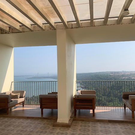 Pool And Garden View Good Stay Premium 2 Bhk Flat 104 Dabolim Extérieur photo